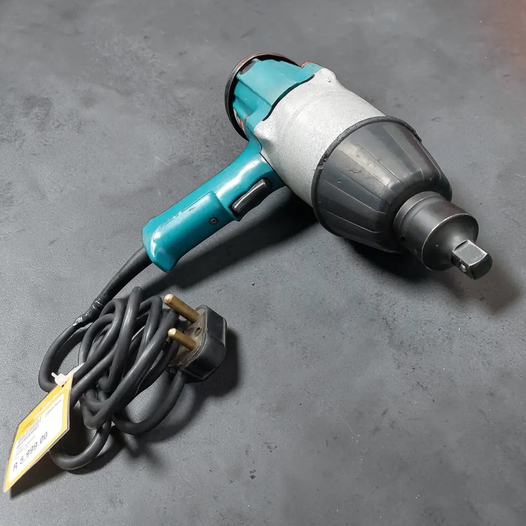 Makita® 6906 Corded High Torque Impact Wrench - View 2