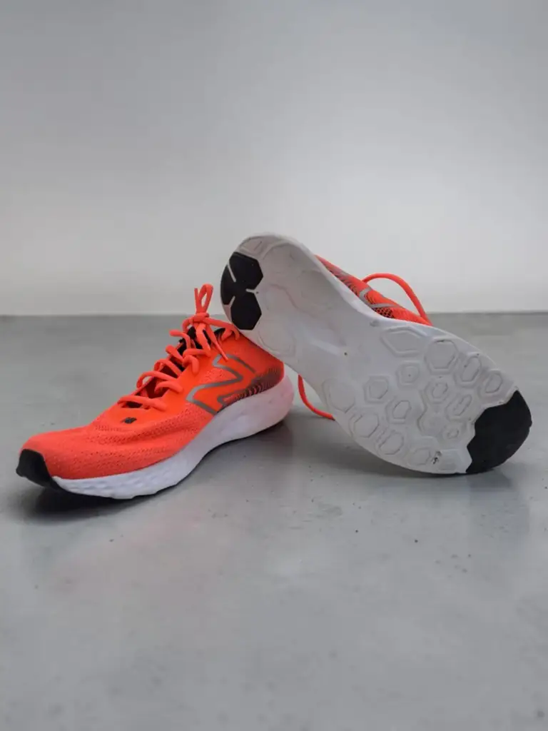 New Balance 411V3 - Size Uk 9 Running Shoes - View 2