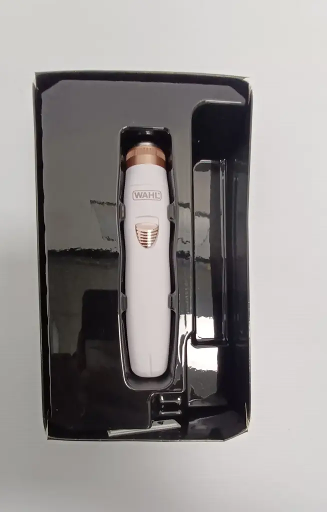 Wahl Clean & Smooth Rechargeable 2-In-1 Ladies Shaver Kit – Wt3024991 - View 3