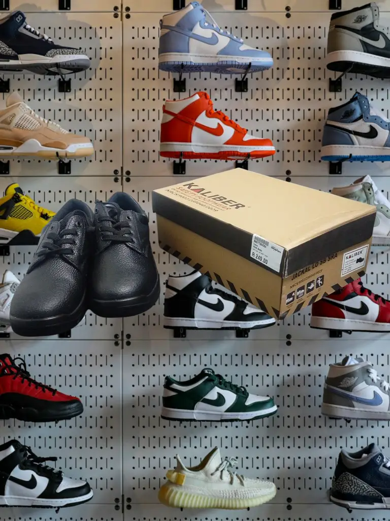 Kaliber Safety Footwear - View 2