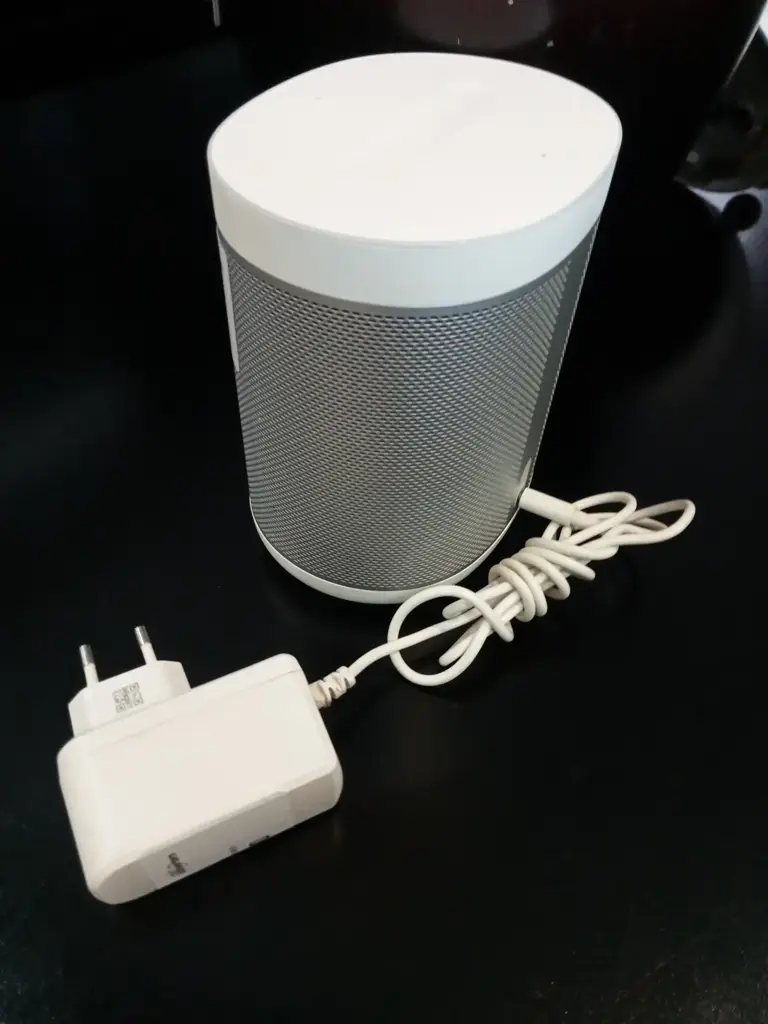 Mi Lo9g Google Speaker - View 3