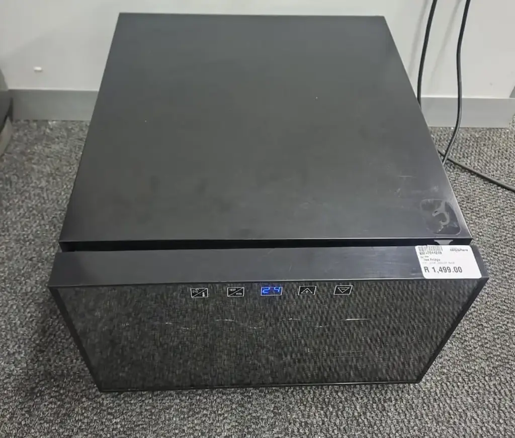Aim Awc8 Wine Cooler (Store Collection) - View 4