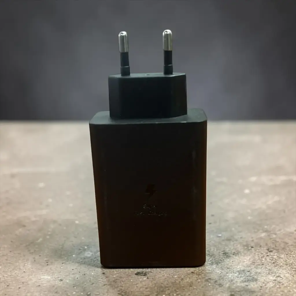 Power Adapter Tio 65W - View 3