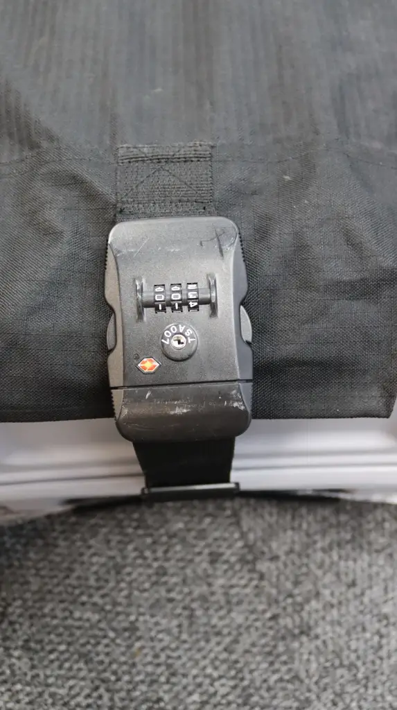 Luggage Glove Medium Protective Suitcase Cover - View 6