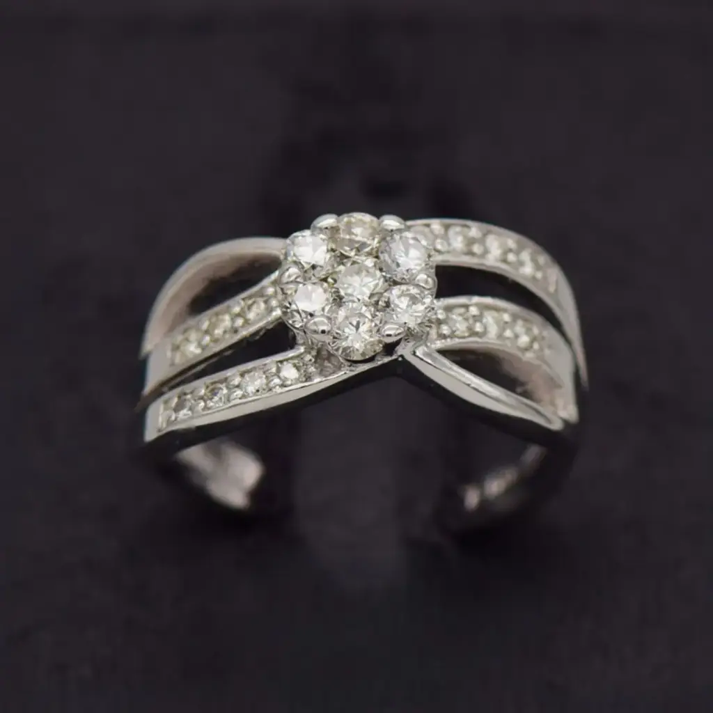 18Ct White Gold Dress Ring