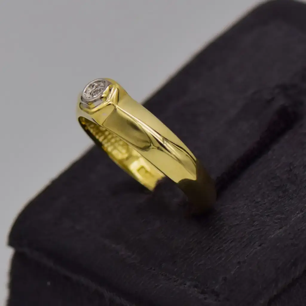 9Ct Yellow Gold Dress Ring - View 3