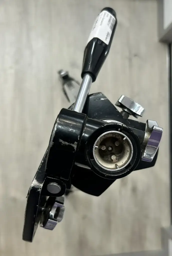 Velbon Aef-3 Tripod - View 2