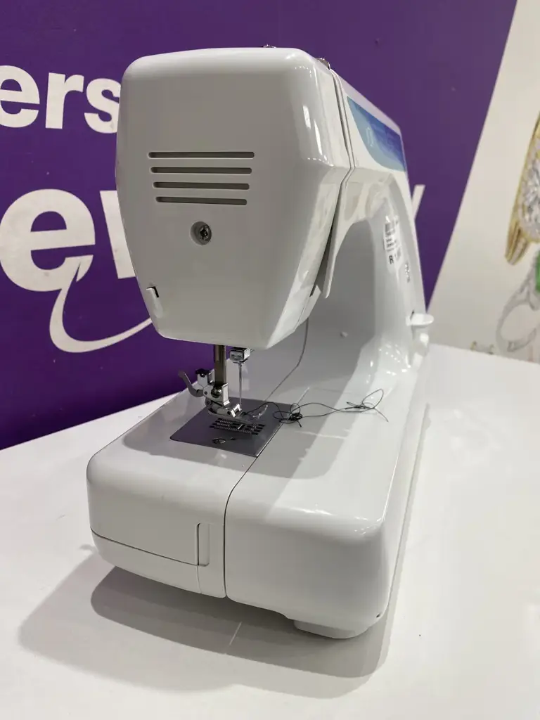Empisal Expression 889 Mechanical Sewing Machine. - View 4