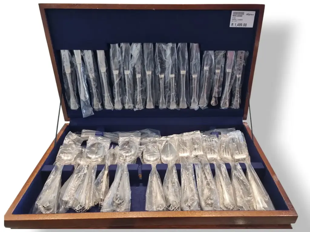 44 Piece Stainless Steel Cutlery Set