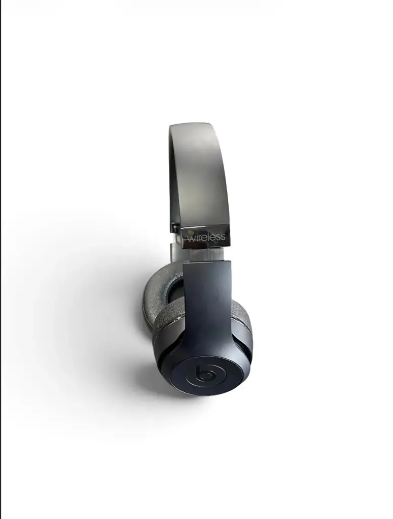 Beats Solo 3 - View 2