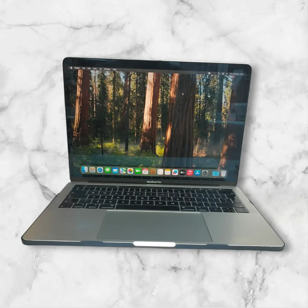 Apple Macbook I5 Core