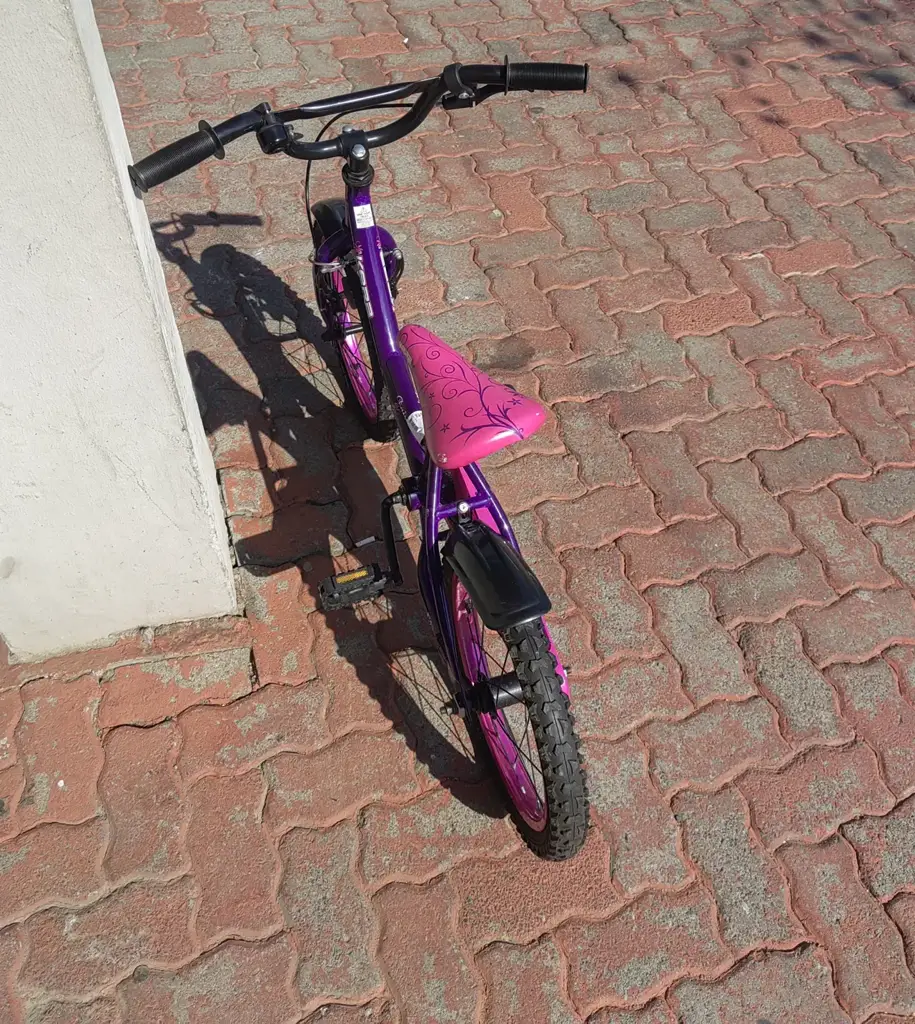 Kerb Daisy 16" Girls Bike - View 4