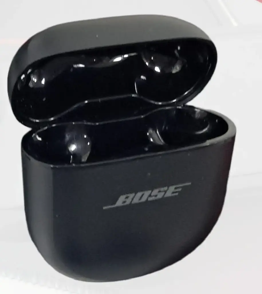 Bose Quiet Comfort Cordless Earbuds - View 2