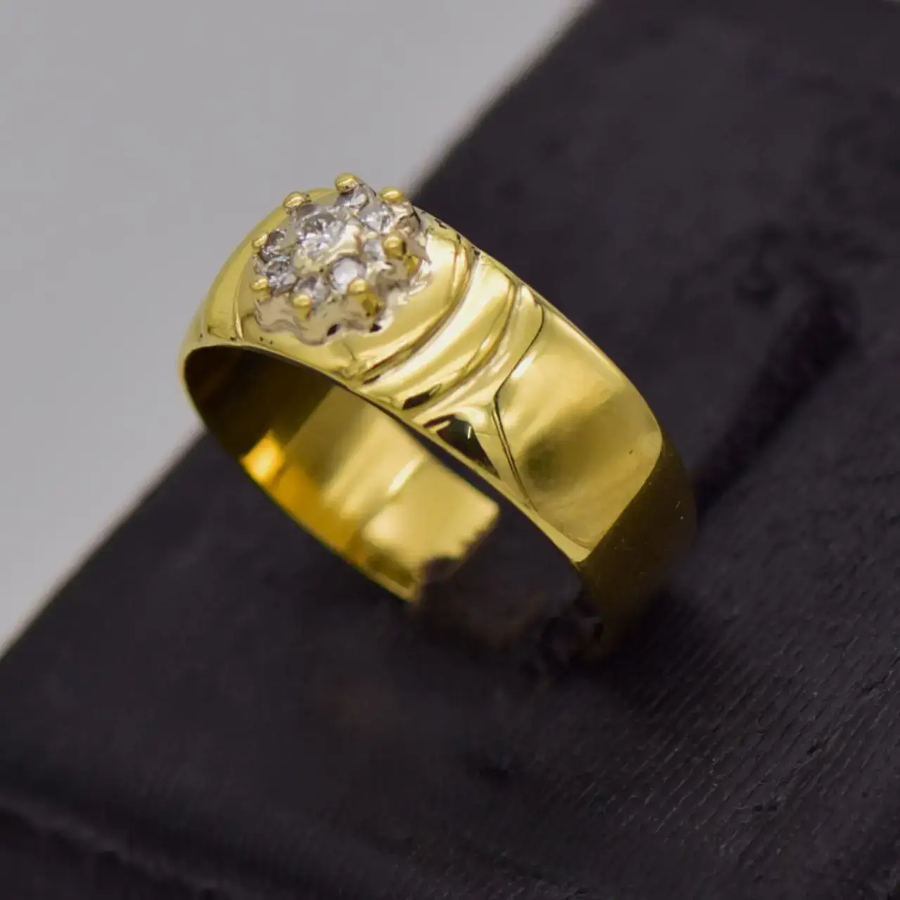 18Ct Yellow Gold Dress Ring - View 3