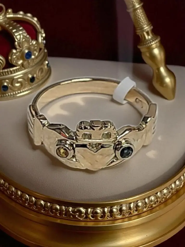 Claddah Women's Ring