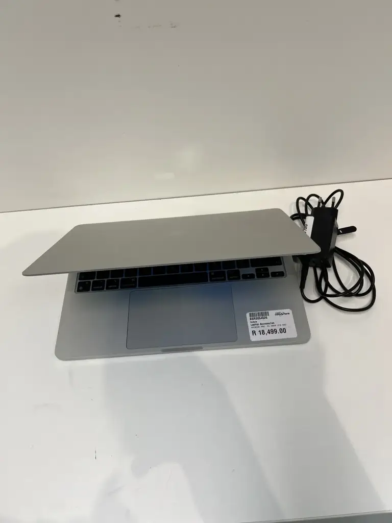 Macbook Pro 2020 - View 2
