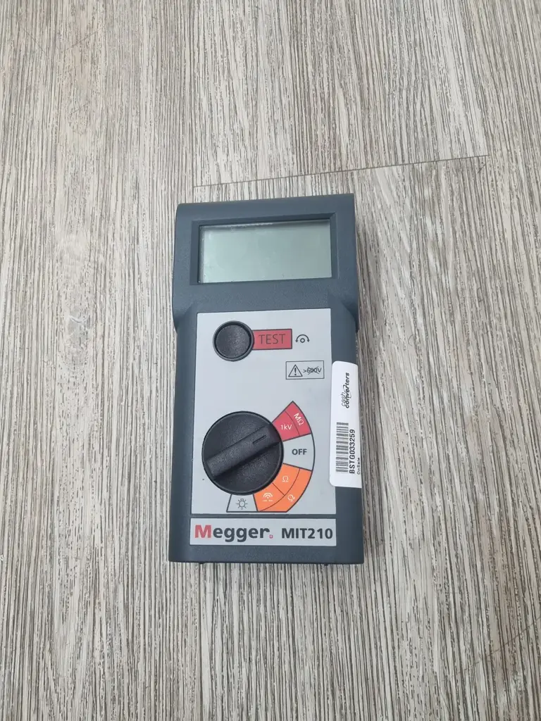 Megger Mit210-En 1000V Digital/Analog Insulation And Continuity Tester - View 2