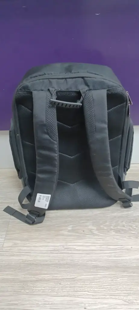 Evetech Neo 17.3" Laptop Backpack / Flexible Padding - View 2