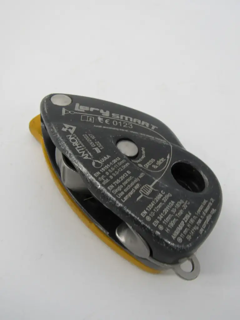 Anthron Lory Smart Climbing Device - View 2