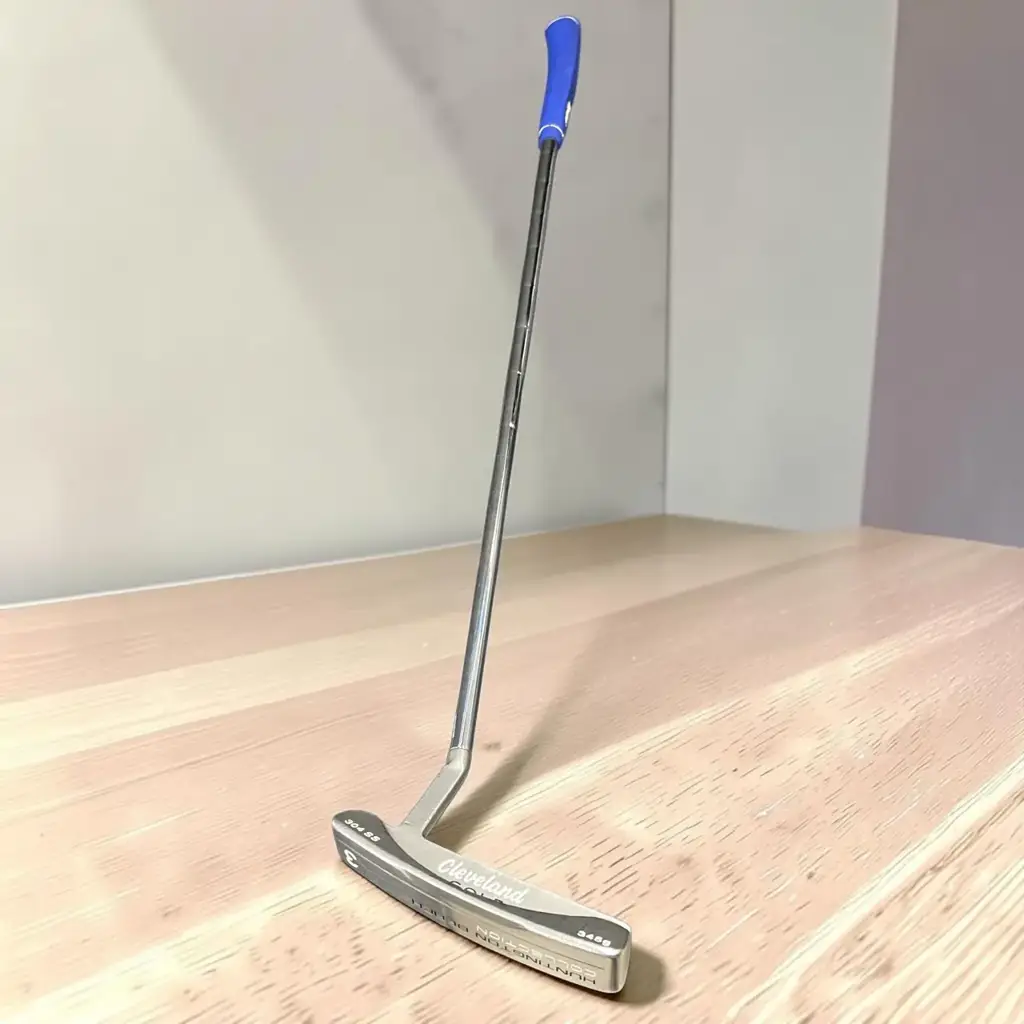 Clevelend Golf Putter - View 3