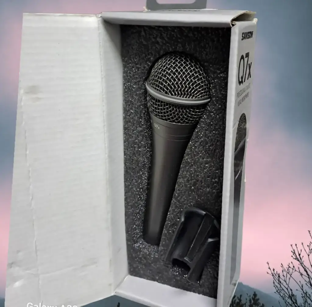 Samson Q7x Cordless Microphone - View 3