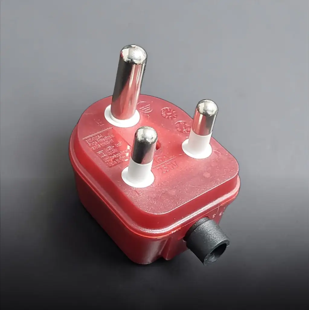 Switched Swd-70025-S Wireable Plug Top - View 2