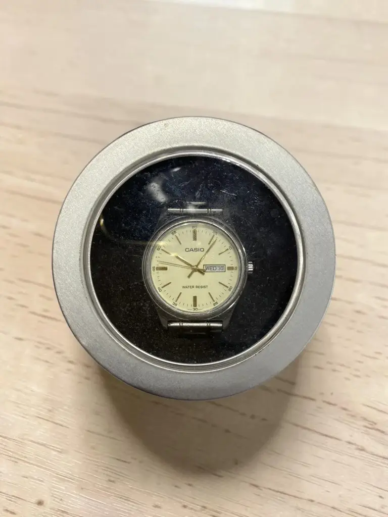 Casio Mtp-V003sg-9A Two-Tone Men's Analog Watch. - View 3