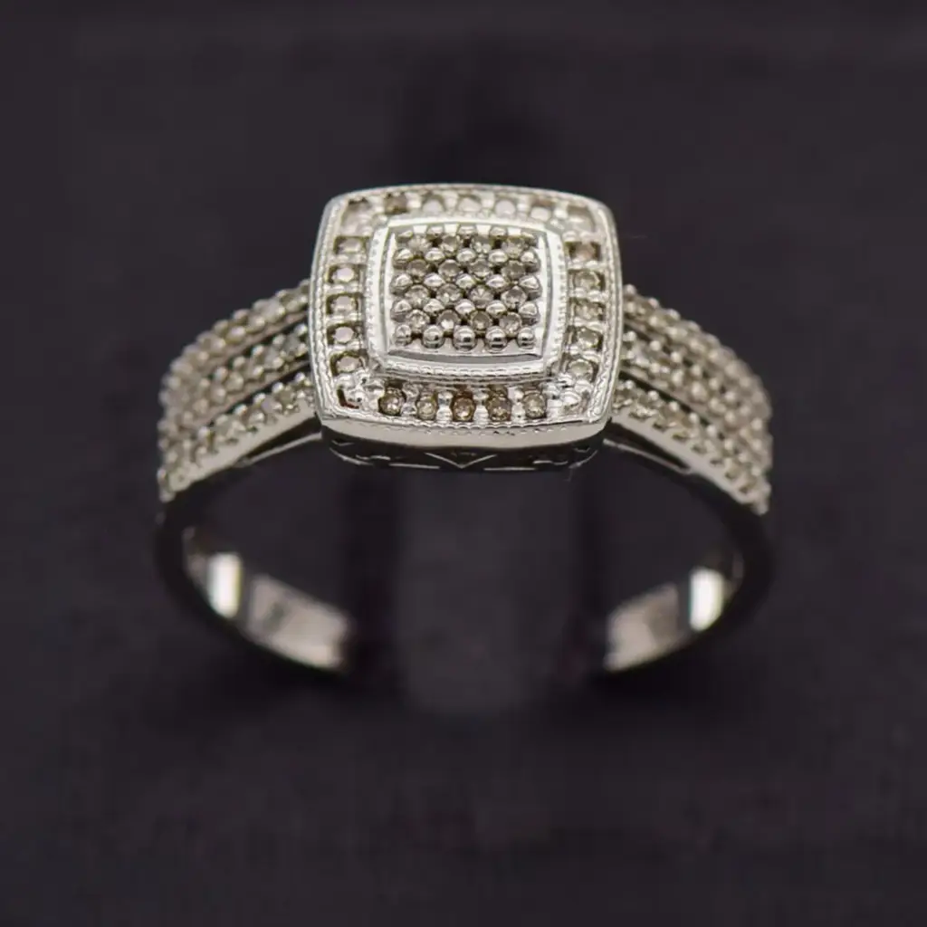 9ct White Gold Dress Ring
