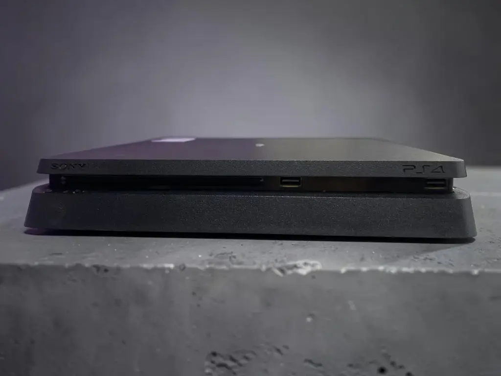 Sony Cuh-2216A Playstation 4 Slim. (One Controller) - View 3