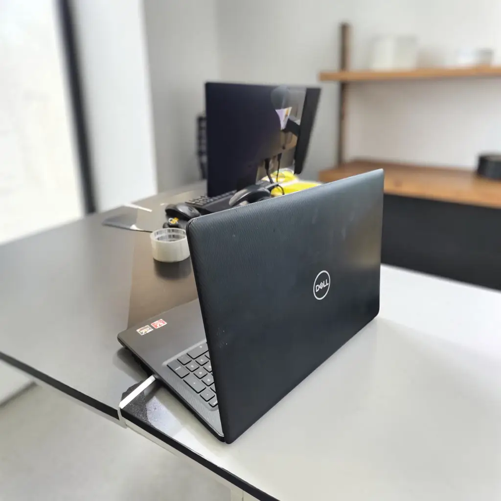 Dell Inspiron 3585 Amd Ryzen 3 Ram 8Gb 256Gb Ssd Laptop - View 2