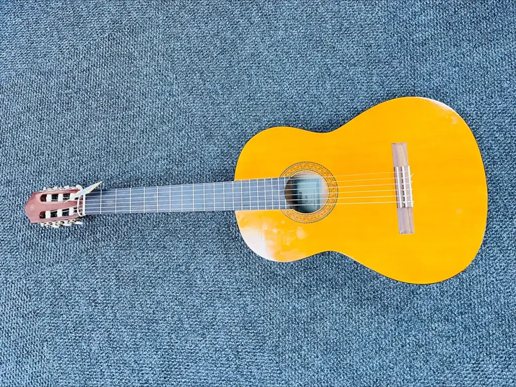 Yamaha C40 Acoustic Guitar