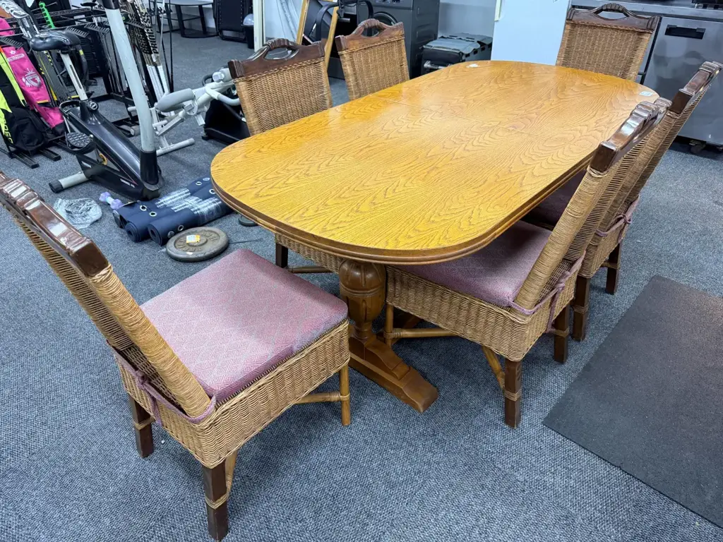 6 Seater Extendable Dining Room Table + Wicker Chairs (Store Collection)