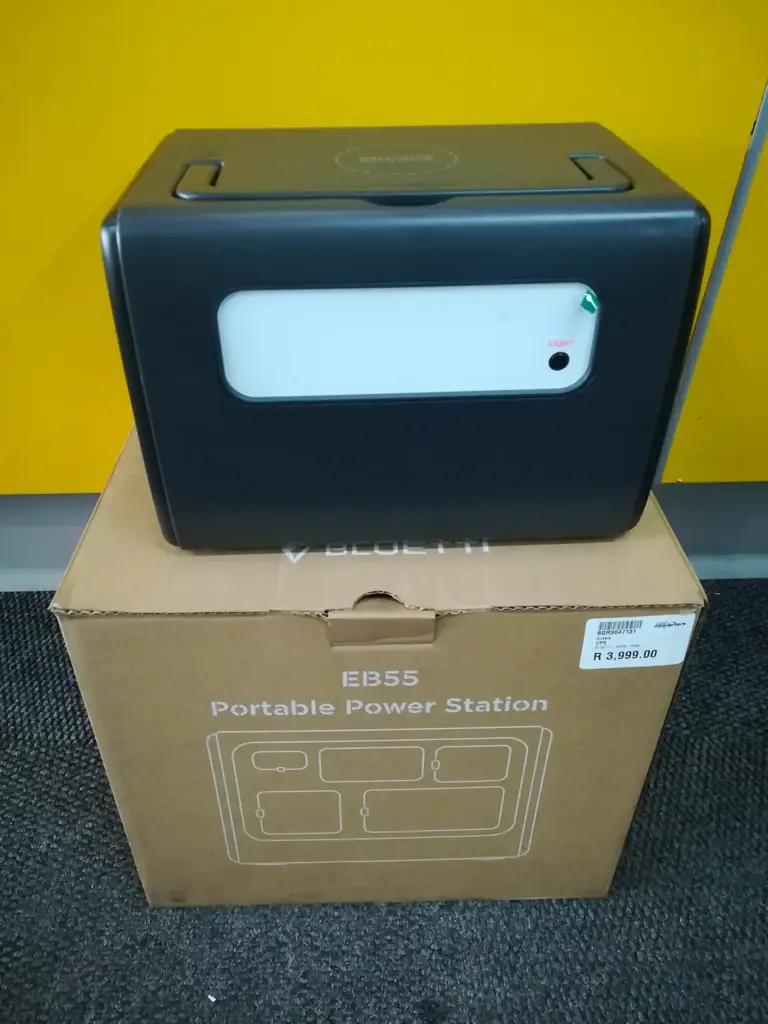 Bluetti Eb55 Portable Power Station 700W - View 3