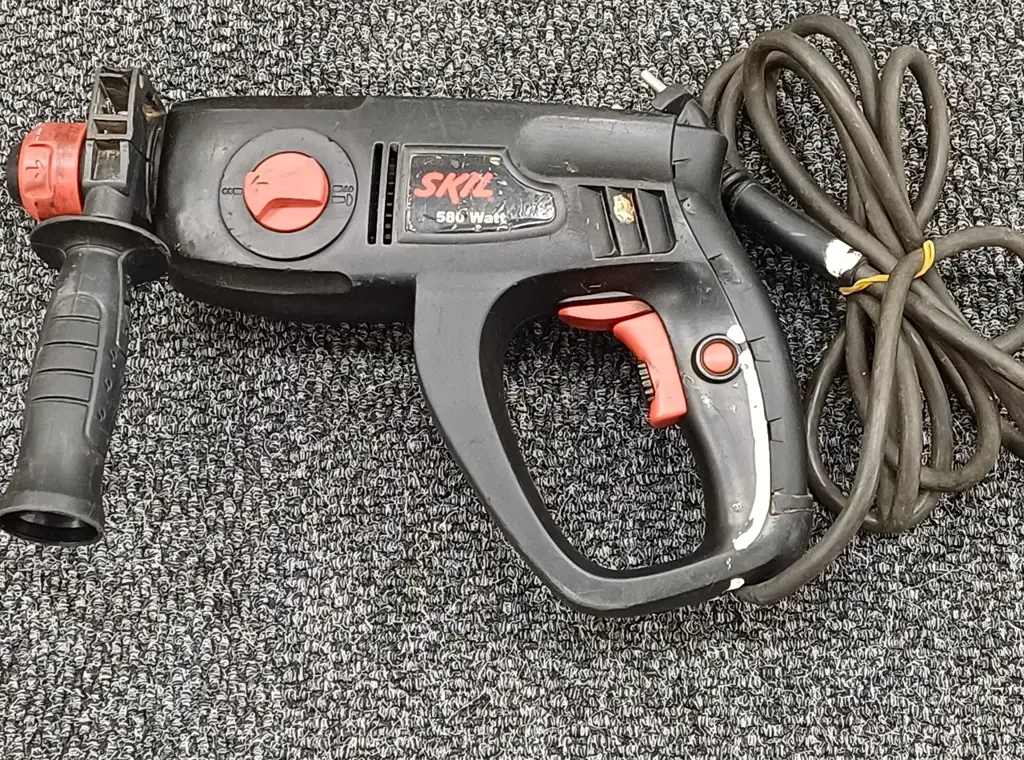 Skil 1740 Hammer Drill With A 580W Motor