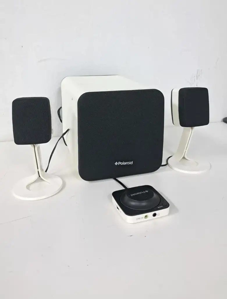 Polaroid Pbs460 2.1 Multimedia Computer Speaker System - View 3