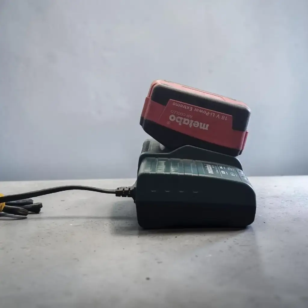 Metabo Asc30 Cordless Battery And Charger