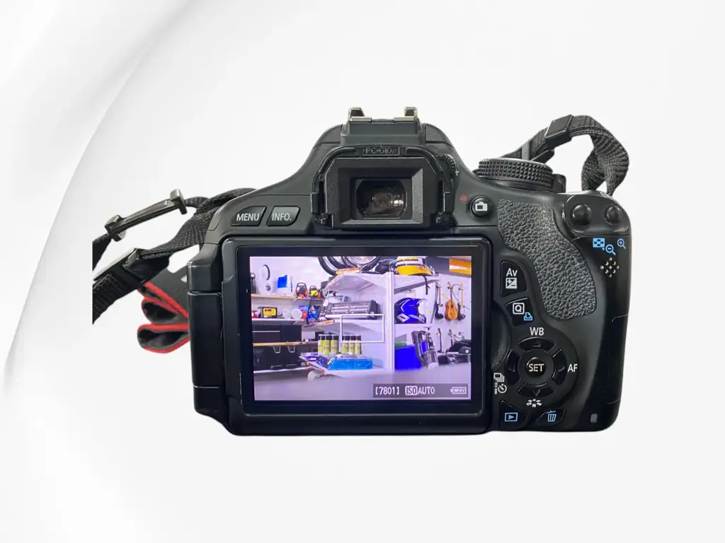 Canon Eos 600D Dslr Camera With Canon Ef-S 18-55Mm Kit Lens. - View 3