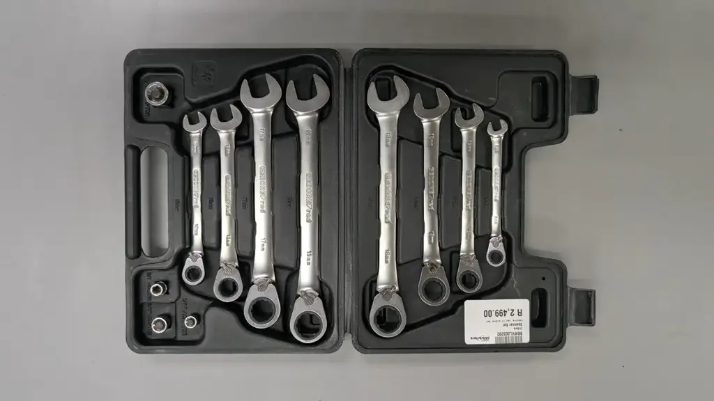 Gedore Red Combination Ratchet Spanner | 12 Piece | 8-19Mm - View 3