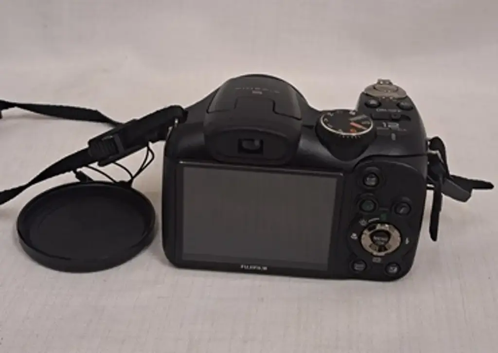 Fujifilm Finepix S1800 Digital Camera - View 3