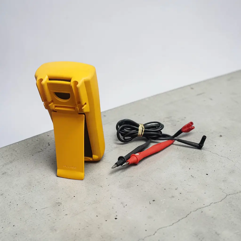 Fluke 1507 Insulation Tester - View 2
