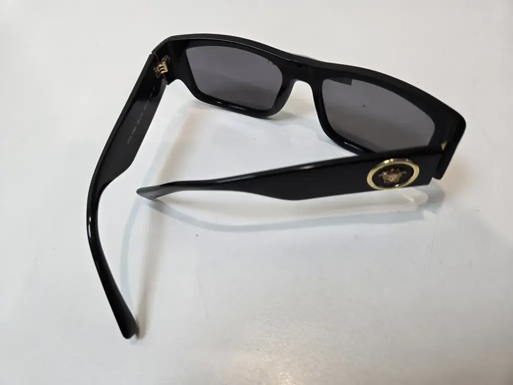 Versace 4385 Polarized Sunglasses - View 4
