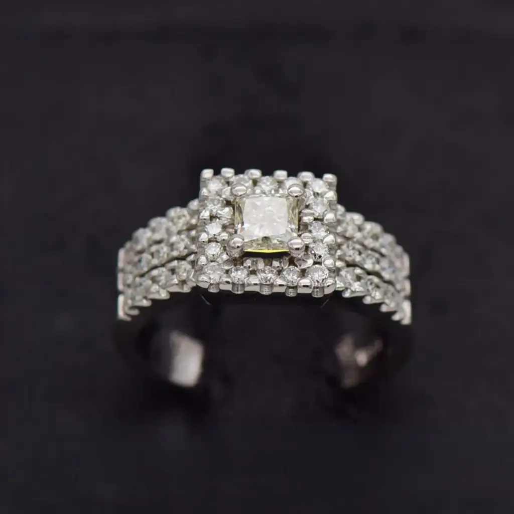 15ct White Gold Cluster Ring