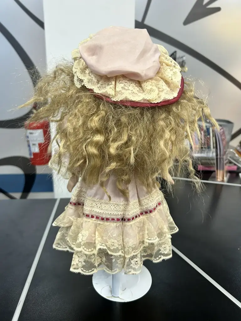 Leonardo Collection – Porcelain Doll - View 2