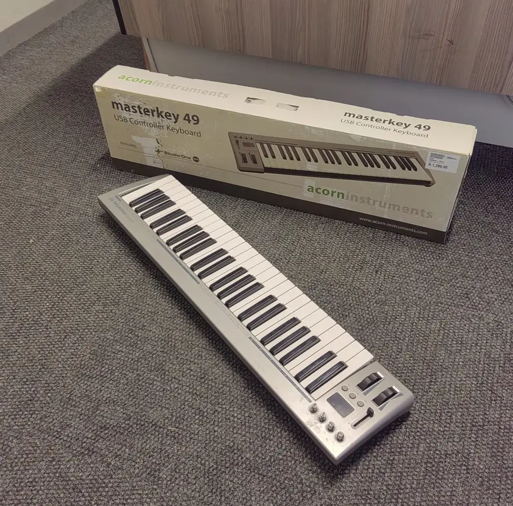 Acorn Instruments Masterkey 49 Midi Keyboard - View 3
