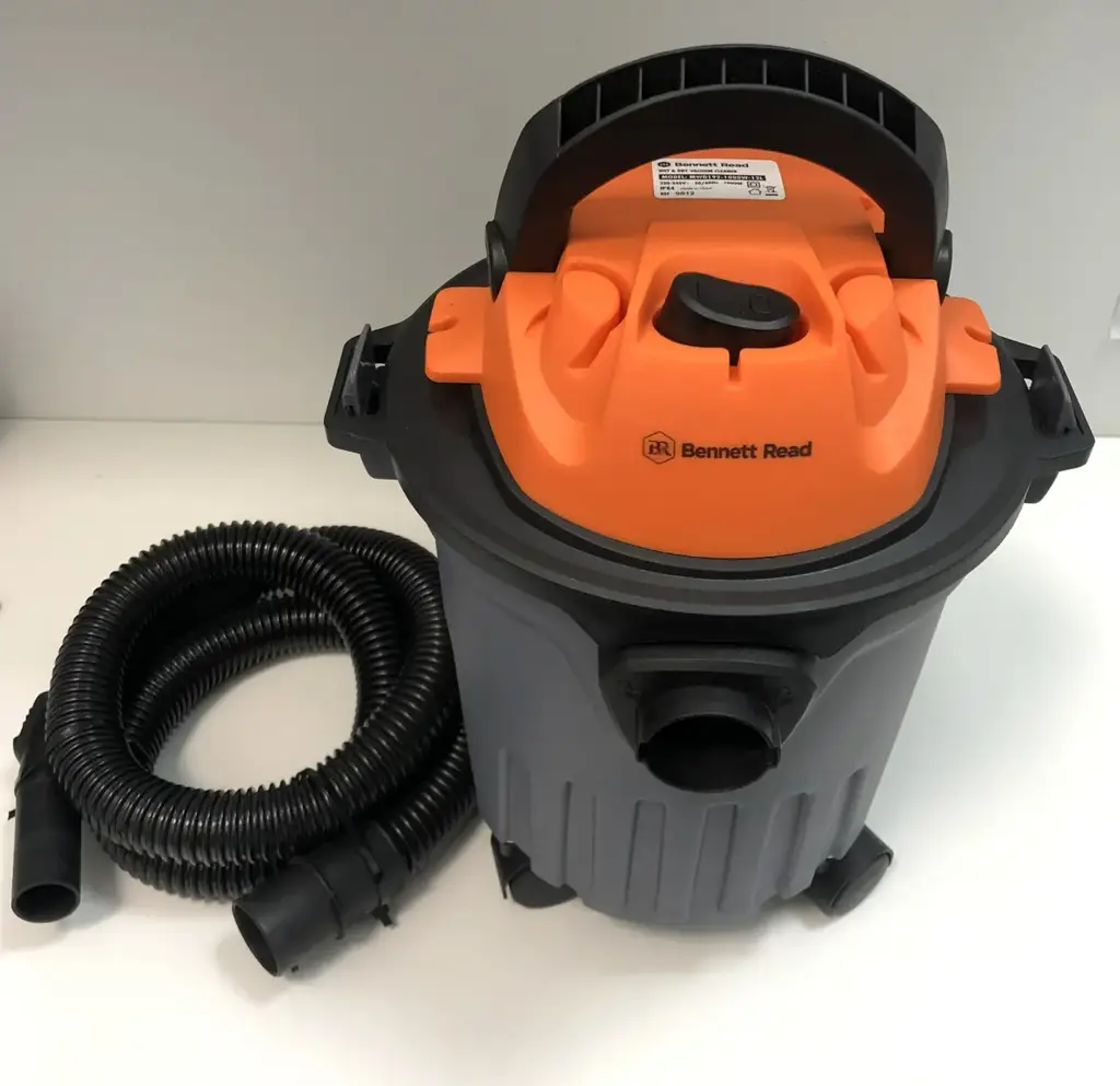 Bennett Read Tough 12 Wet-Dry-Blow Vacuum Cleaner