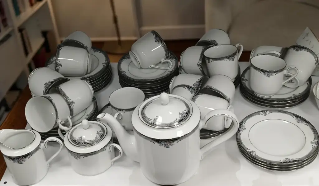 Noritake Squirewood 4013 56Pcs Tea Set