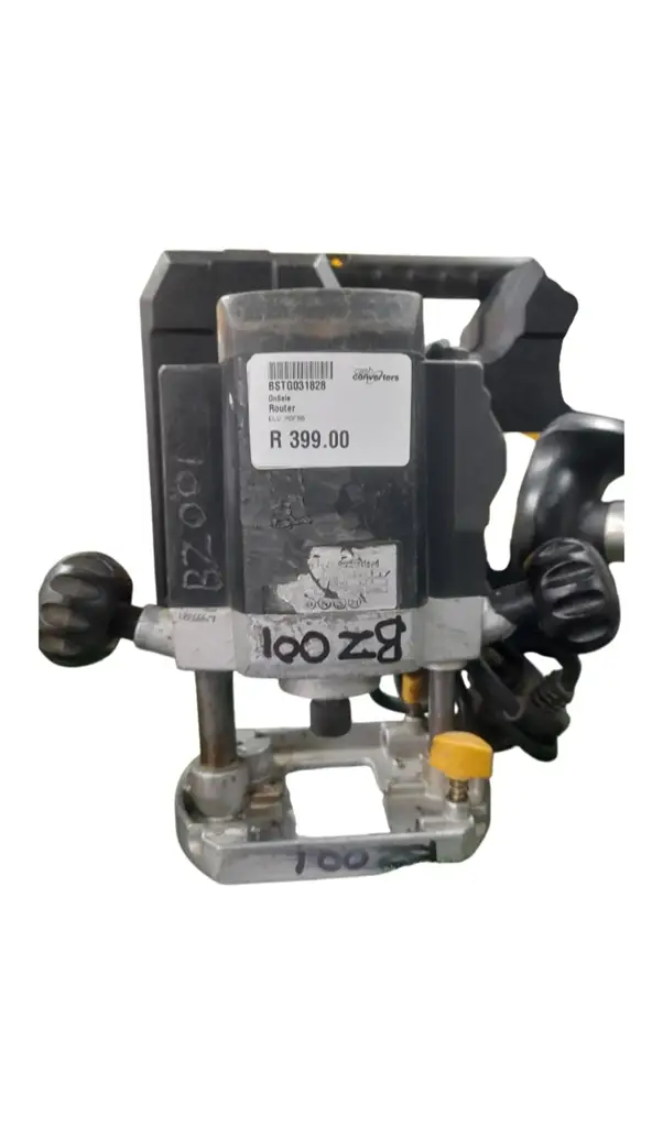 Elu Mof96e Plunge Router