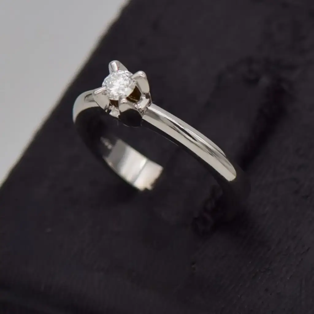 18ct White Gold Engagement Ring - View 3