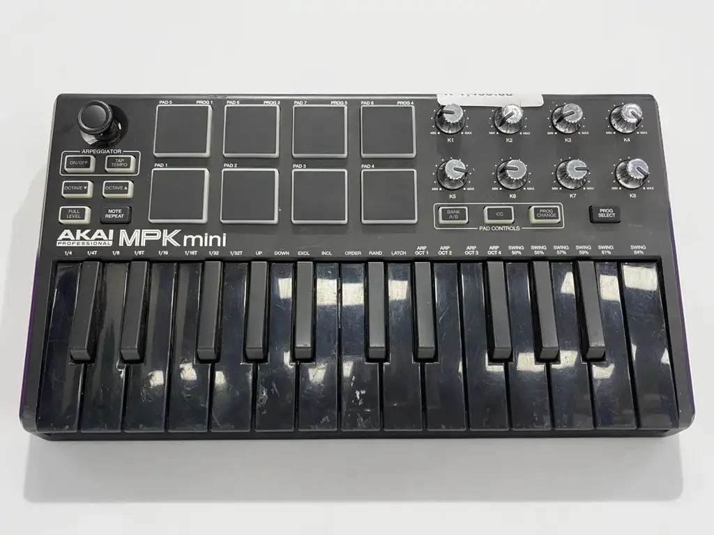 Akai Professional Mpk Mini Midi Keyboard Controller.