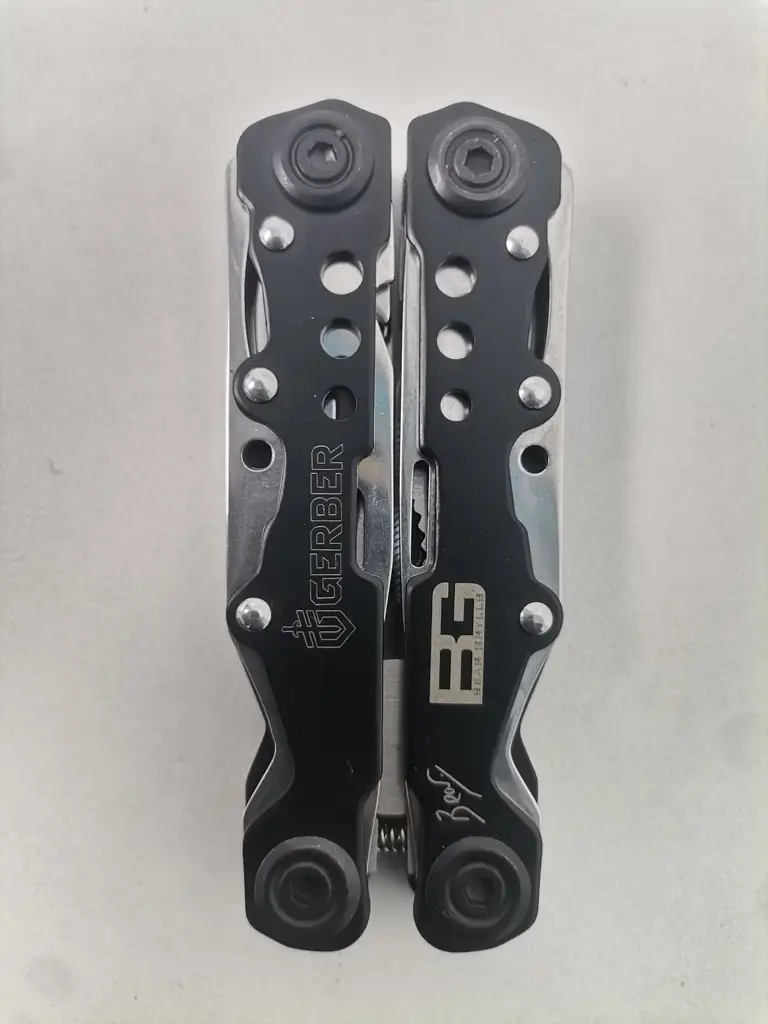 Gear Brylle Gryllls Multitool - View 2